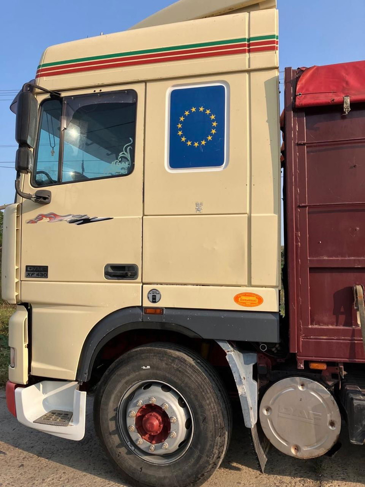 DAF XF 95 430 Platform - 栏板式/ 平板卡车:图2 DAF XF 95 430 Platform - 栏板式/ 平板卡车:图2