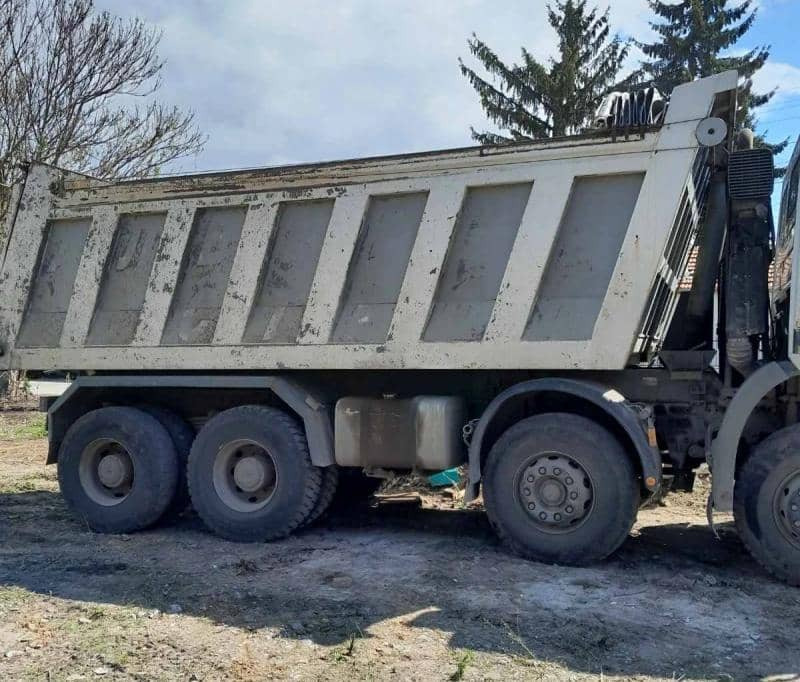 MERCEDES-BENZ Actros 4143 - 翻斗车:图4 MERCEDES-BENZ Actros 4143 - 翻斗车:图4