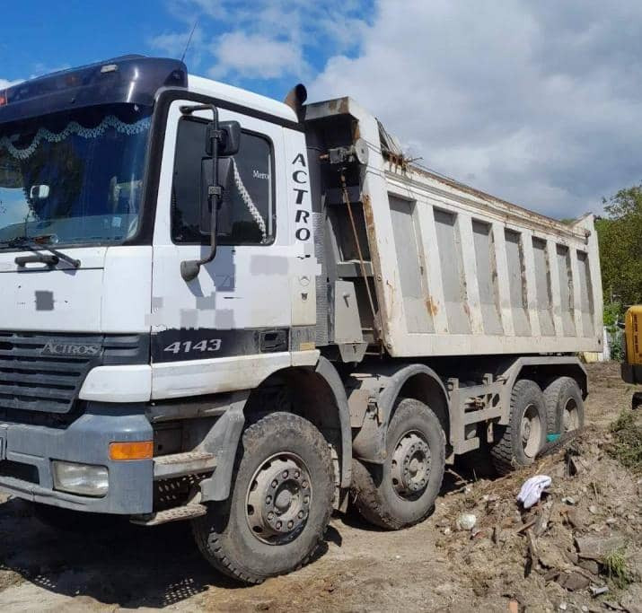 MERCEDES-BENZ Actros 4143 - 翻斗车:图2 MERCEDES-BENZ Actros 4143 - 翻斗车:图2