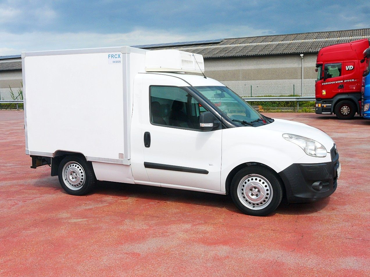 Fiat DOBLO 1.3 KUHLKOFFER RELEC FROID TR 22 -20C - 冷藏货车:图2 Fiat DOBLO 1.3 KUHLKOFFER RELEC FROID TR 22 -20C - 冷藏货车:图2