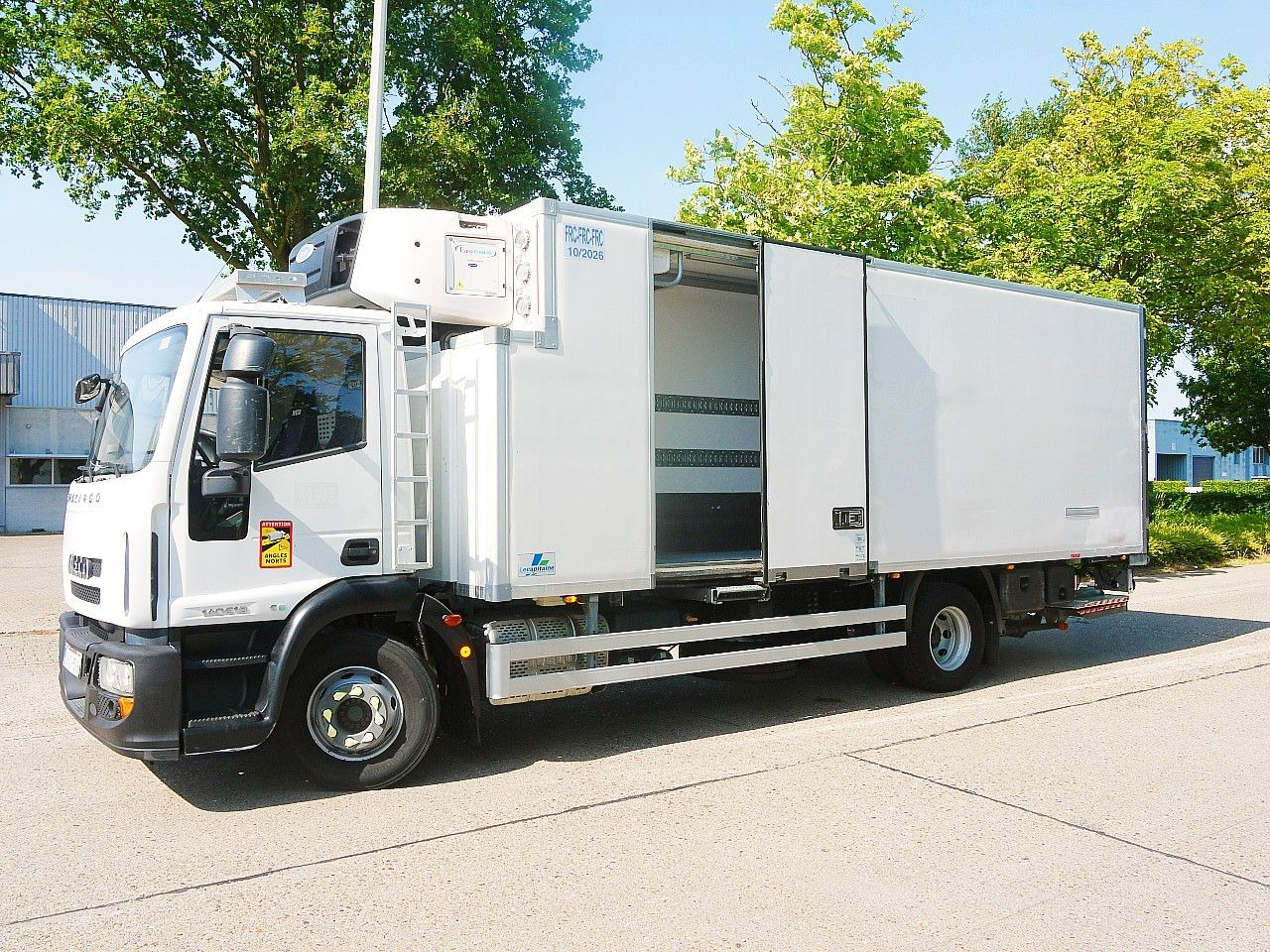 Iveco 140E19 EUROCARGO KUHLKOFFER CARRIER SUPRA 1250MT - 冷藏车:图3 Iveco 140E19 EUROCARGO KUHLKOFFER CARRIER SUPRA 1250MT - 冷藏车:图3