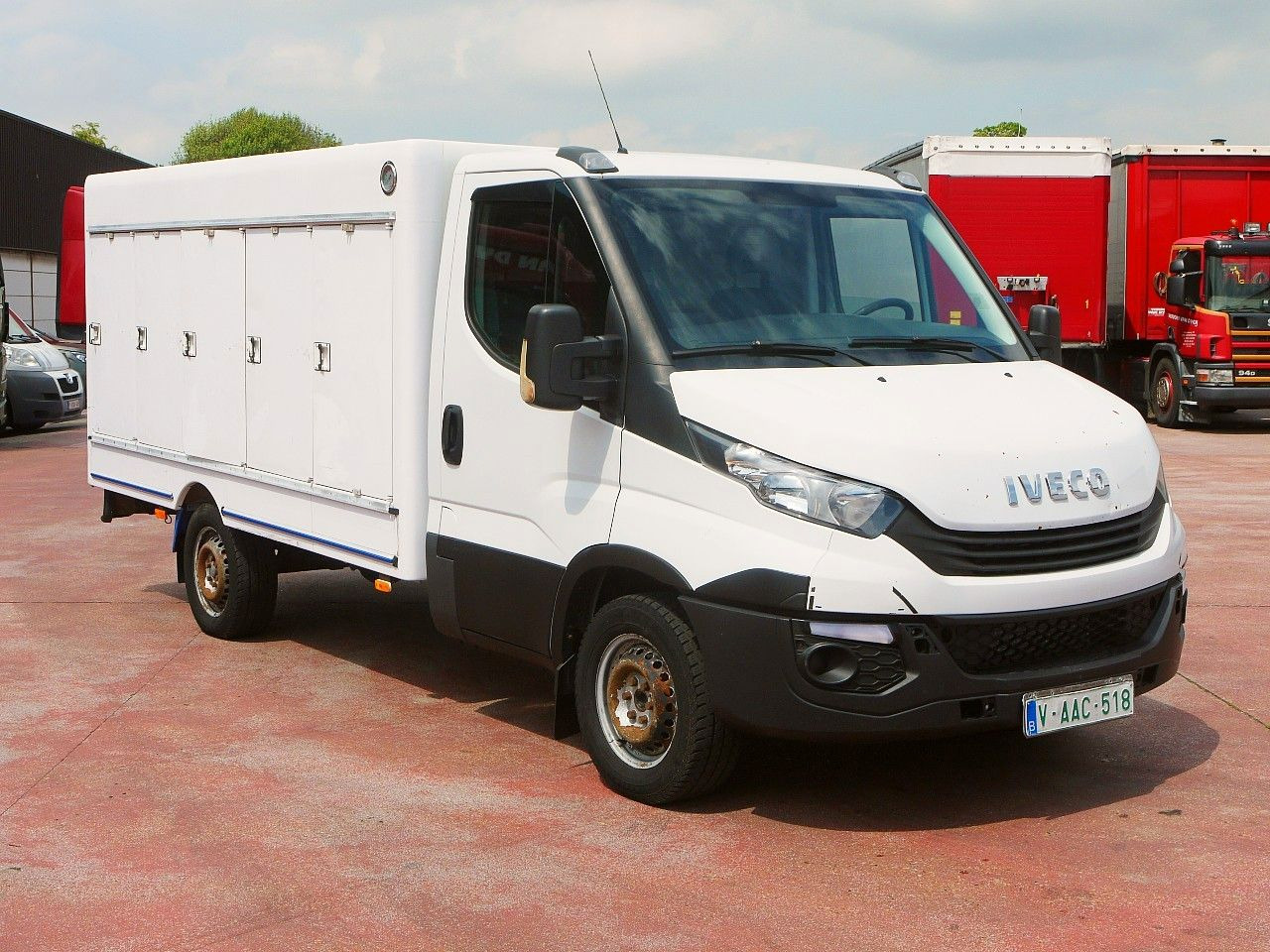 Iveco 35S12 DAILY ISOTHERM KOFFER 5 TURIG / AIRCO - 冷藏货车:图2 Iveco 35S12 DAILY ISOTHERM KOFFER 5 TURIG / AIRCO - 冷藏货车:图2