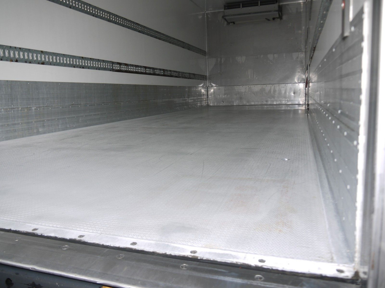 冷藏车 Mercedes-Benz 1322 ATEGO KUHLKOFFER CARRIER SUPRA 850 A/C LUFT:图12 冷藏车 Mercedes-Benz 1322 ATEGO KUHLKOFFER CARRIER SUPRA 850 A/C LUFT:图12