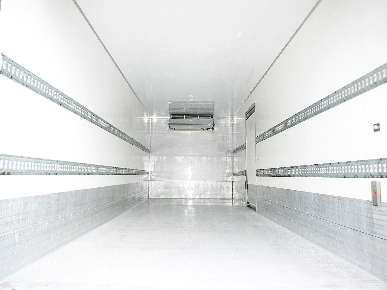 冷藏车 Mercedes-Benz 1322 ATEGO KUHLKOFFER CARRIER SUPRA 850 A/C LUFT:图10 冷藏车 Mercedes-Benz 1322 ATEGO KUHLKOFFER CARRIER SUPRA 850 A/C LUFT:图10