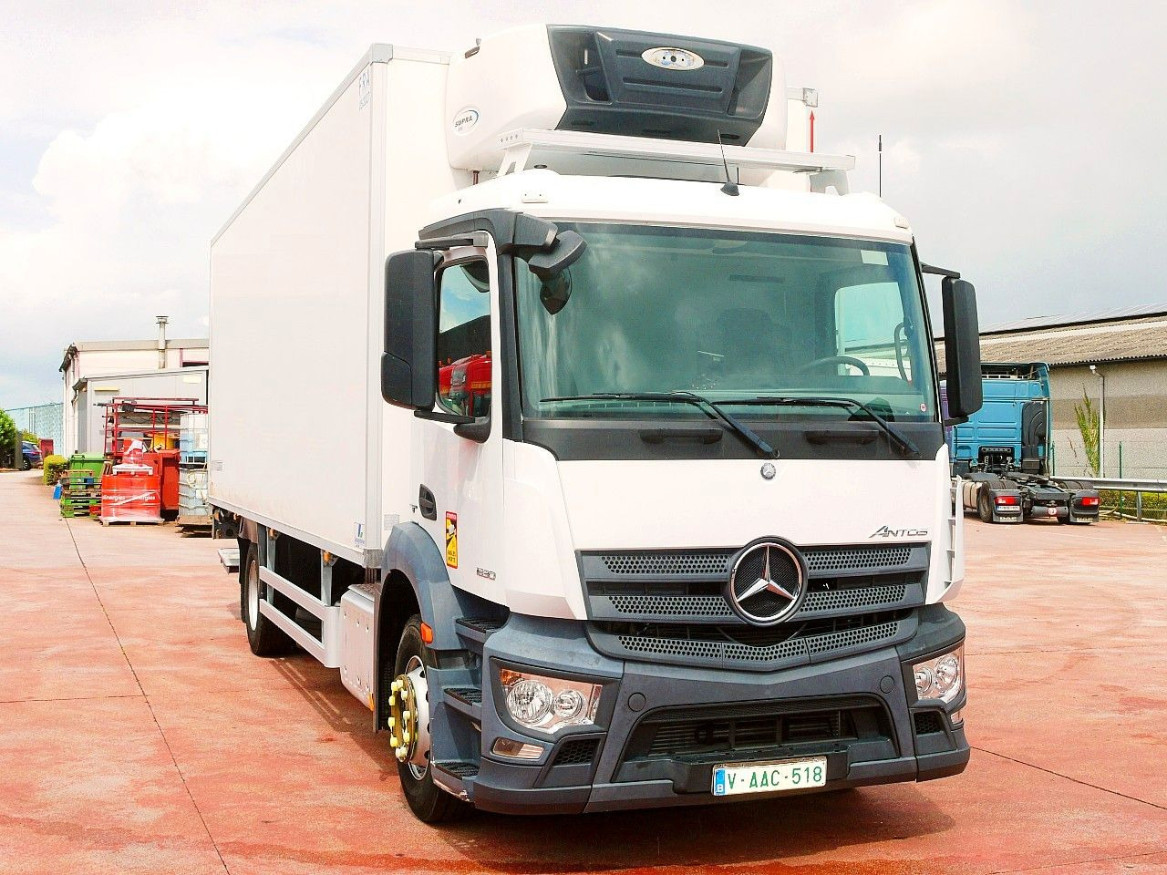 Mercedes-Benz 1830 ANTOS KUHLKOFFER CARRIER SUPRA 850 - 冷藏车:图1 Mercedes-Benz 1830 ANTOS KUHLKOFFER CARRIER SUPRA 850 - 冷藏车:图1