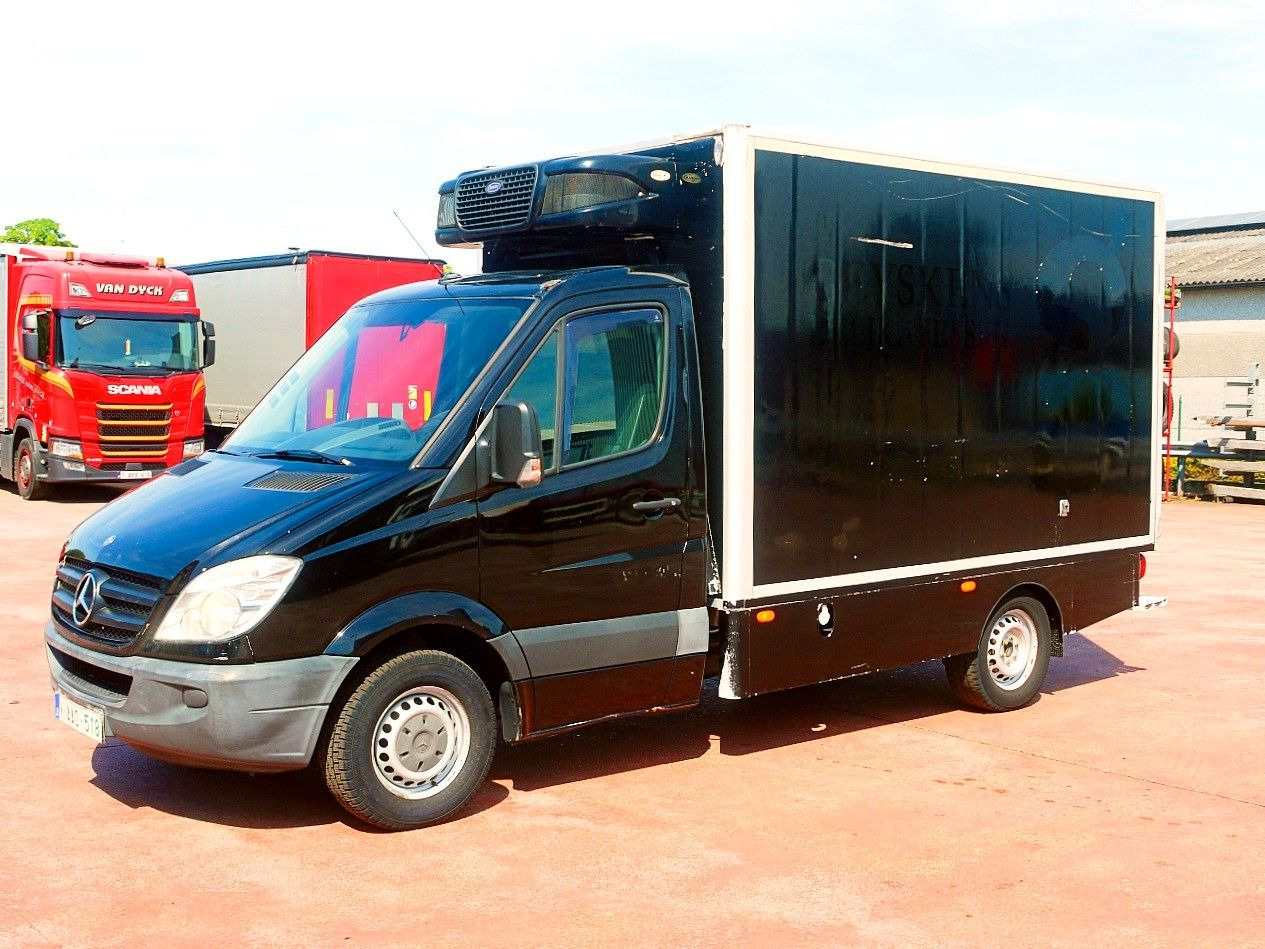Mercedes-Benz 319 SPRINTER V6 KUHLKOFFER CARRIER PULSOR 600 MT - 冷藏货车:图4 Mercedes-Benz 319 SPRINTER V6 KUHLKOFFER CARRIER PULSOR 600 MT - 冷藏货车:图4