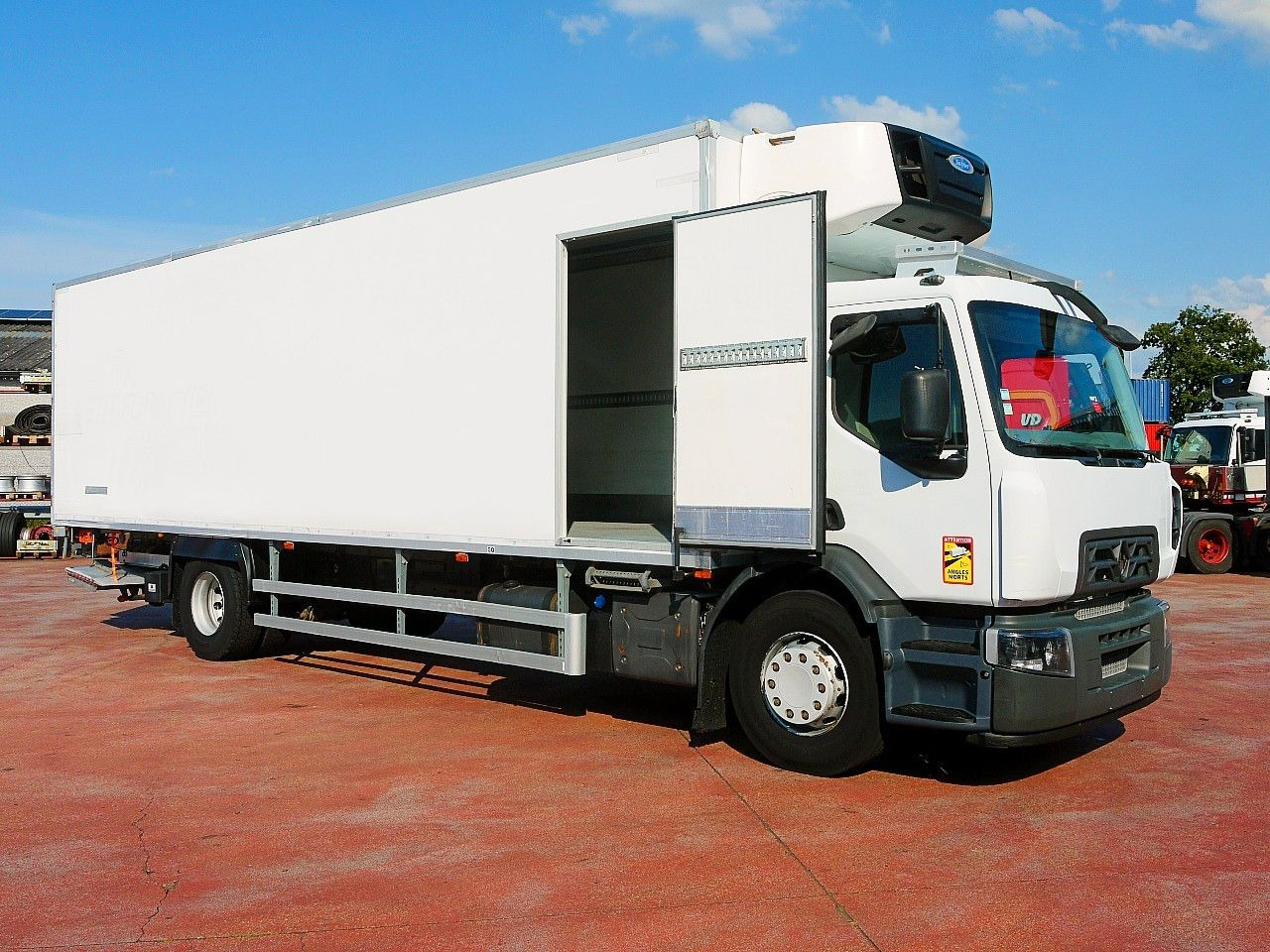 Renault D19.280 KUHLKOFFER CARRIER SUPRA 1150 MT - 冷藏车:图3 Renault D19.280 KUHLKOFFER CARRIER SUPRA 1150 MT - 冷藏车:图3