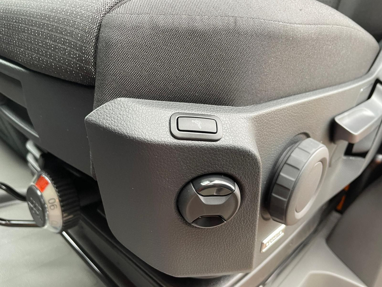 无侧窗厢式货车 MAN TGE 3.180 Kasten L3H2 ACC LED STANDHZ NAVI:图30 无侧窗厢式货车 MAN TGE 3.180 Kasten L3H2 ACC LED STANDHZ NAVI:图30