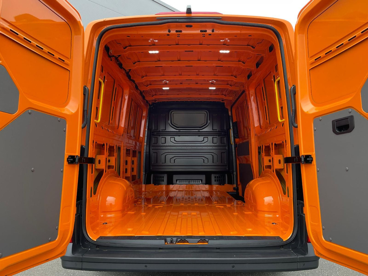 无侧窗厢式货车 MAN TGE 3.180 Kasten L3H2 ACC LED STANDHZ NAVI:图34 无侧窗厢式货车 MAN TGE 3.180 Kasten L3H2 ACC LED STANDHZ NAVI:图34