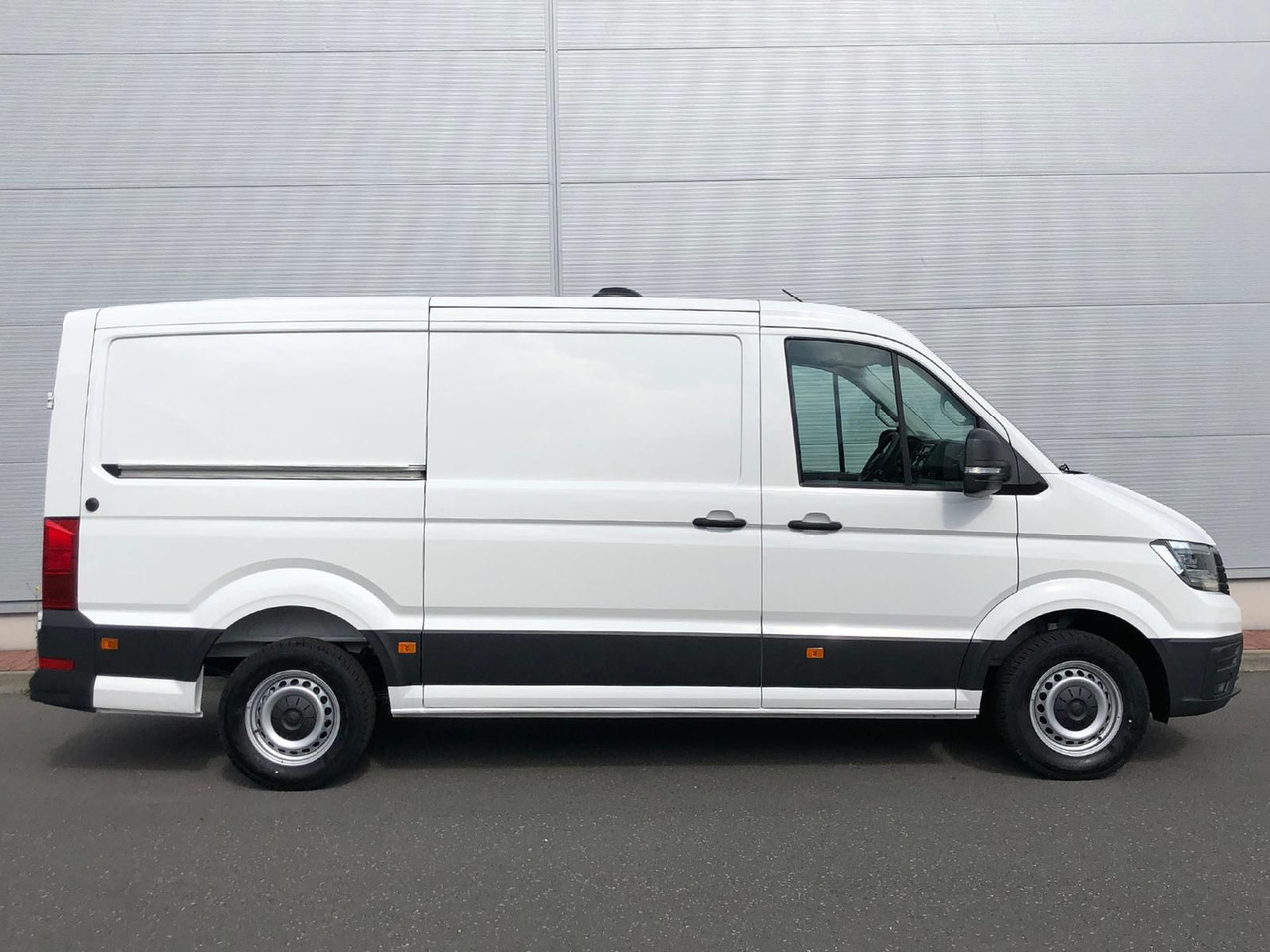 Volkswagen Crafter Kasten 35 L3H2 4MOTION LED PDC - 无侧窗厢式货车:图5 Volkswagen Crafter Kasten 35 L3H2 4MOTION LED PDC - 无侧窗厢式货车:图5