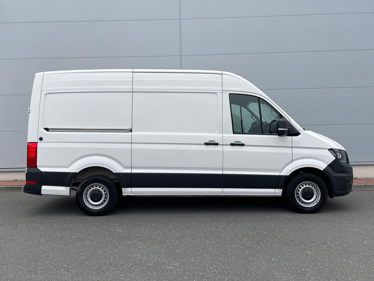 Volkswagen Crafter Kasten 35 L3H3 Autom. NAVI DAB PDC TEMP - 无侧窗厢式货车:图5 Volkswagen Crafter Kasten 35 L3H3 Autom. NAVI DAB PDC TEMP - 无侧窗厢式货车:图5