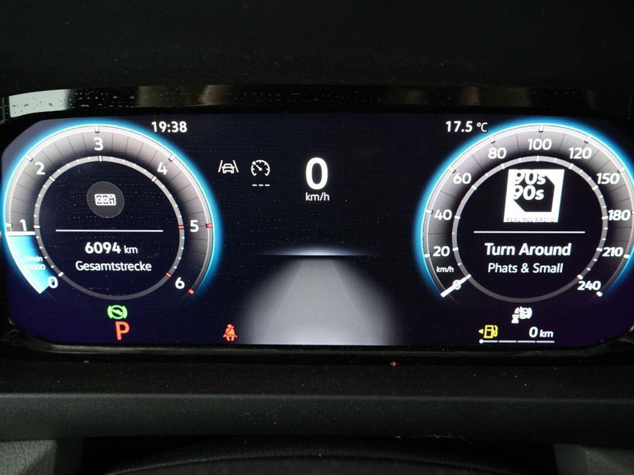 Volkswagen Crafter Kasten 35 L3H3 NAVI KLIMA DAB PDC - 无侧窗厢式货车:图5 Volkswagen Crafter Kasten 35 L3H3 NAVI KLIMA DAB PDC - 无侧窗厢式货车:图5