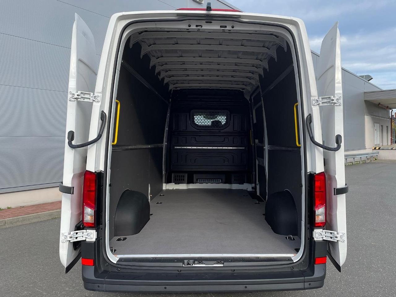 小型客车 Volkswagen Crafter Kasten 35 L4H3 KAMERA KLIMA DAB：图11