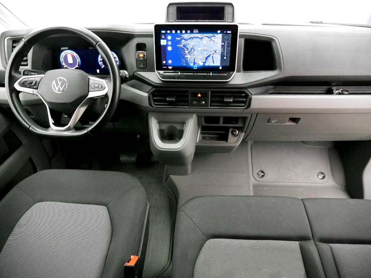 Volkswagen Crafter Kasten 35 L4H3 NAVI DAB KAMERA PDC - 无侧窗厢式货车:图4 Volkswagen Crafter Kasten 35 L4H3 NAVI DAB KAMERA PDC - 无侧窗厢式货车:图4