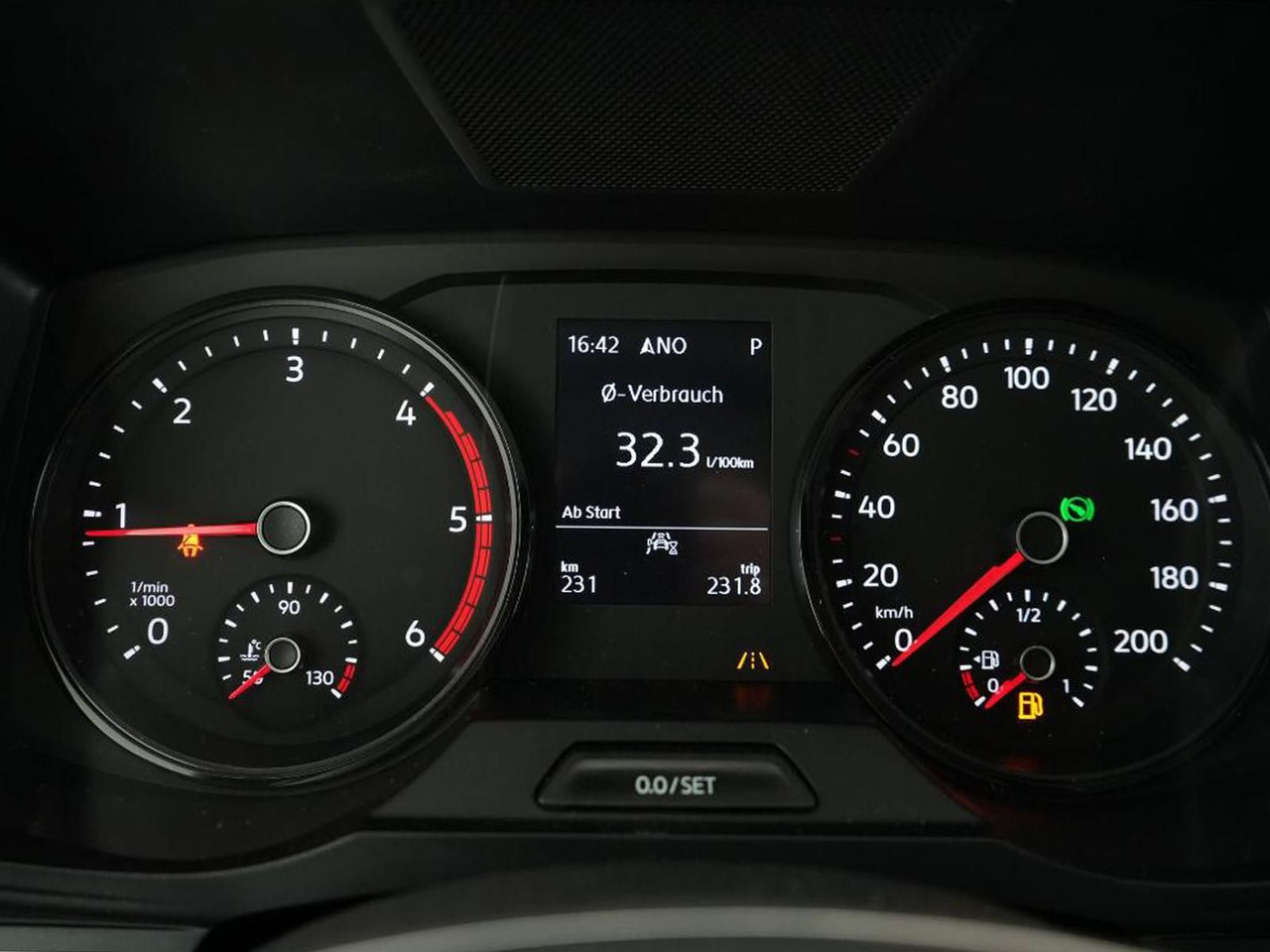 Volkswagen Crafter MIXTO 35 L3H3 Autom NAV SITZH ACC 5SITZE - 无侧窗厢式货车, 康比货车:图5 Volkswagen Crafter MIXTO 35 L3H3 Autom NAV SITZH ACC 5SITZE - 无侧窗厢式货车, 康比货车:图5