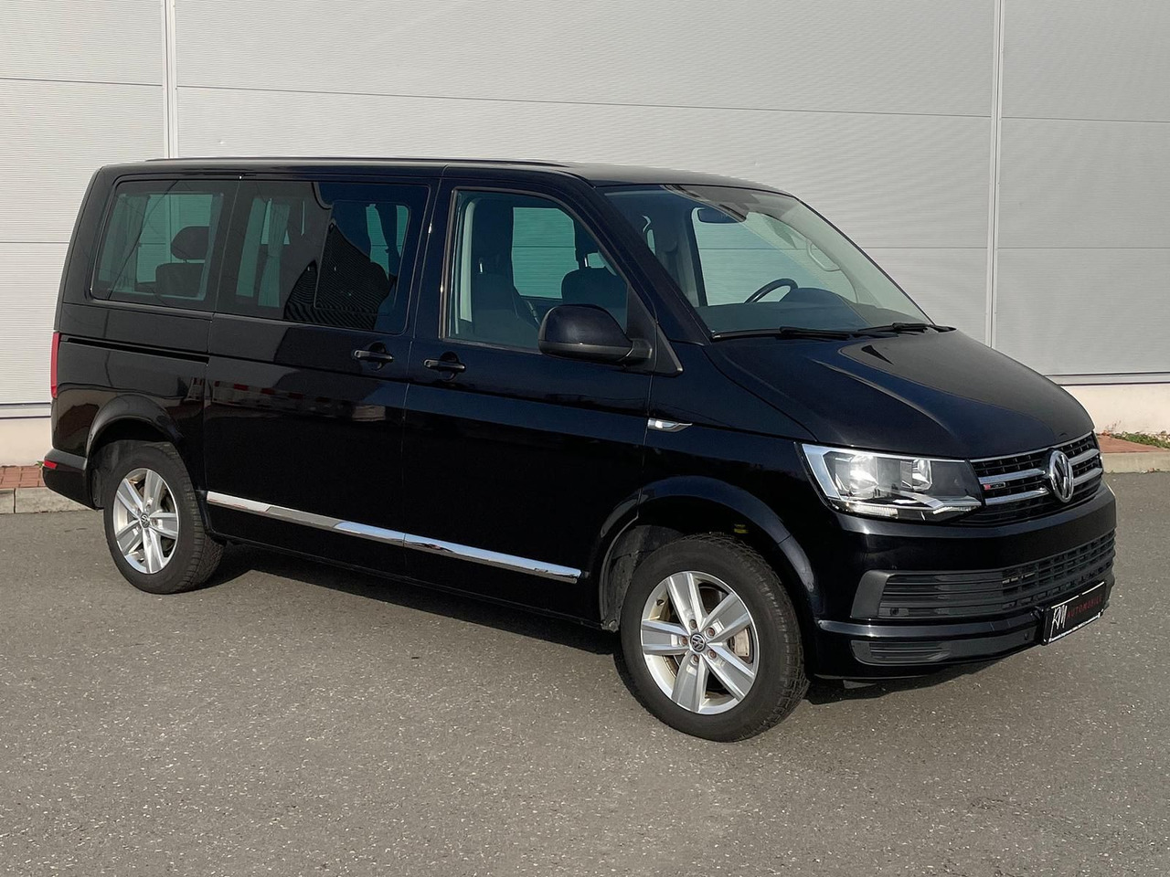 Volkswagen T6 Multivan Comfortline 4M AHK STANDHZ SITZH DAB - 小型巴士, 小型客车:图2 Volkswagen T6 Multivan Comfortline 4M AHK STANDHZ SITZH DAB - 小型巴士, 小型客车:图2