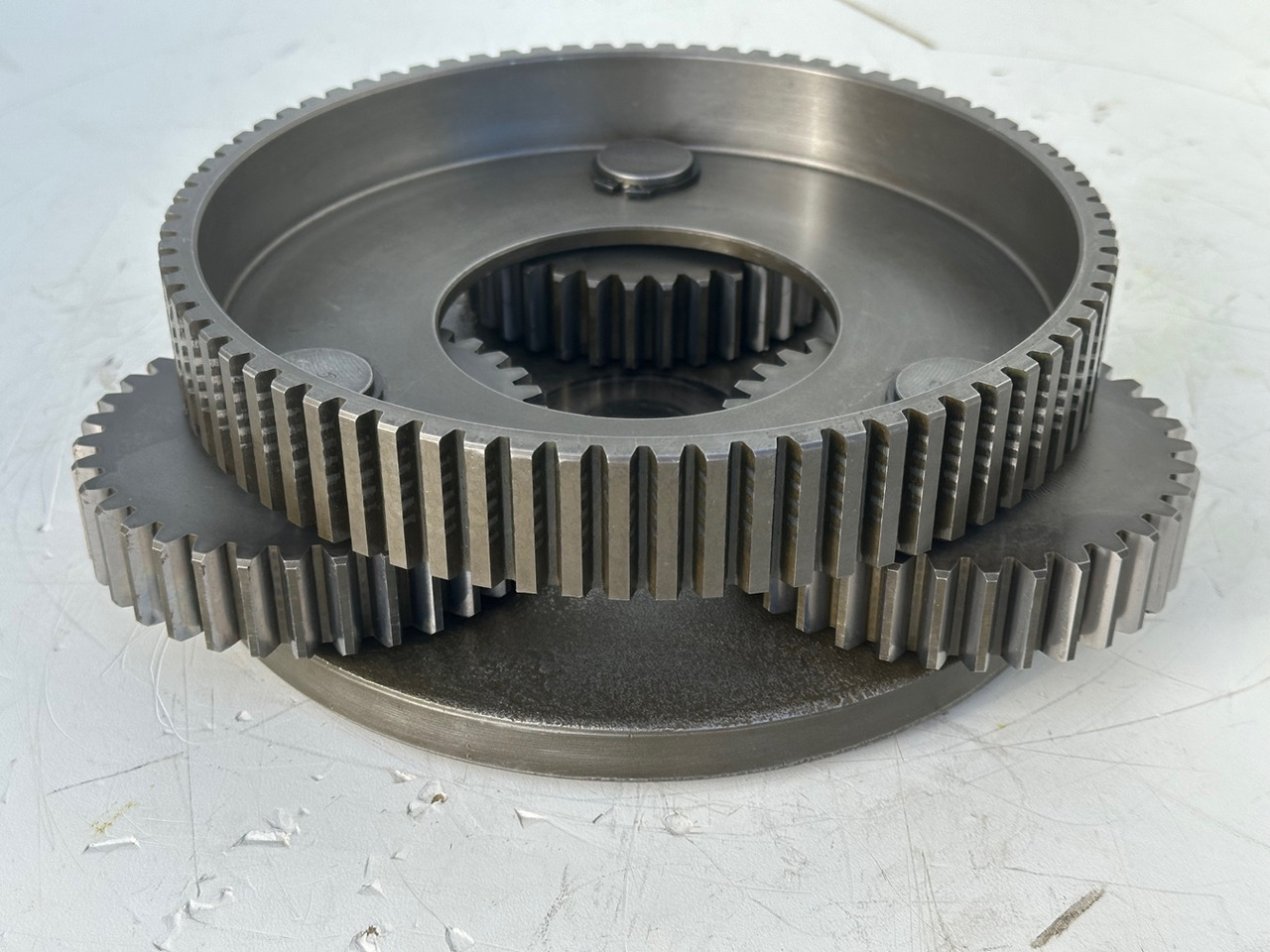 LIEBHERR Original Planetenträger ID-Nr.944171103 mit Planetenräder ID-Nr.944110603-ID-Nr.90201469 mit Lamellenträger ID-Nr.944112103. A900C,A944B,E942,LOS942,LOS944,P942,P944,R942,R944,R944B. #HRV# - 回转马达 适用于 挖掘机:图2 LIEBHERR Original Planetenträger ID-Nr.944171103 mit Planetenräder ID-Nr.944110603-ID-Nr.90201469 mit Lamellenträger ID-Nr.944112103. A900C,A944B,E942,LOS942,LOS944,P942,P944,R942,R944,R944B. #HRV# - 回转马达 适用于 挖掘机:图2