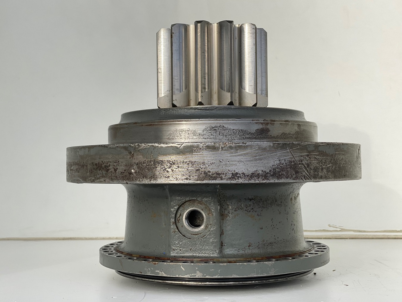 Liebherr Abtriebswellengehäuse ID-Nr.90018934 mit Abtriebswelle ID-Nr.90204999. SAT275/260 - SAT275/261 - SAT275/266 - SAT275/289. #1788#1730# - 变速箱 适用于 建筑机械:图5 Liebherr Abtriebswellengehäuse ID-Nr.90018934 mit Abtriebswelle ID-Nr.90204999. SAT275/260 - SAT275/261 - SAT275/266 - SAT275/289. #1788#1730# - 变速箱 适用于 建筑机械:图5