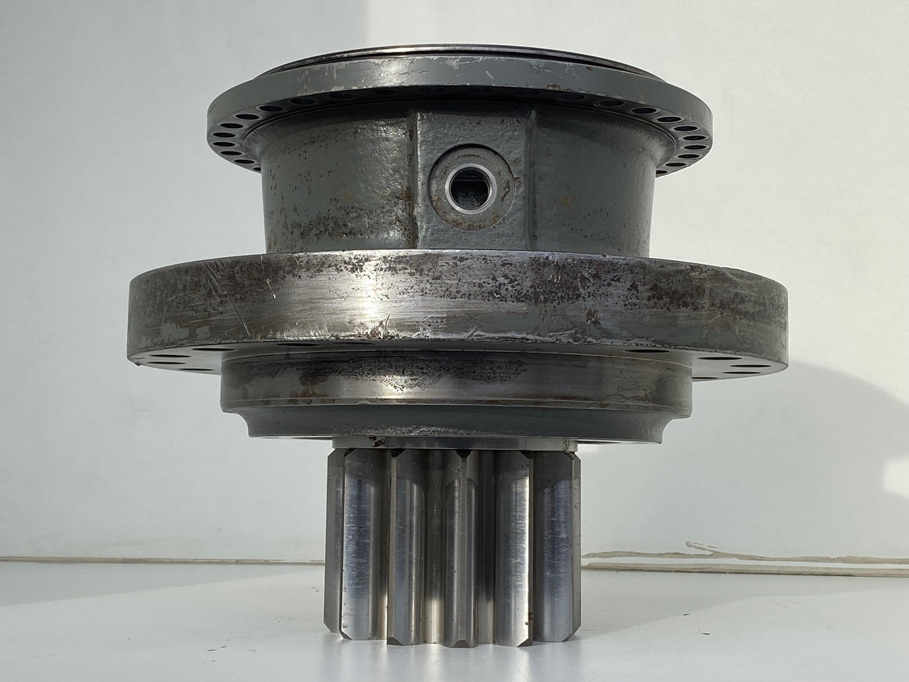 Liebherr Abtriebswellengehäuse ID-Nr.90018934 mit Abtriebswelle ID-Nr.90204999. SAT275/260 - SAT275/261 - SAT275/266 - SAT275/289. #1788#1730# - 变速箱 适用于 建筑机械:图2 Liebherr Abtriebswellengehäuse ID-Nr.90018934 mit Abtriebswelle ID-Nr.90204999. SAT275/260 - SAT275/261 - SAT275/266 - SAT275/289. #1788#1730# - 变速箱 适用于 建筑机械:图2