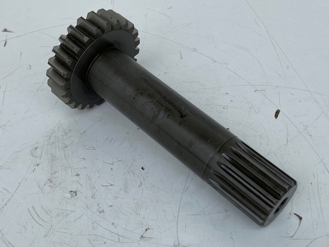 Liebherr Antriebswelle ID-Nr.9443859 - ID-Nr.944385903. LH60, LH80, ER934, ER944, LOS944, LOS946, LOS950, LOS954, R944, R946, R950, R954, RZG390. #AN2804# - 变速箱 适用于 履带式挖掘机:图1 Liebherr Antriebswelle ID-Nr.9443859 - ID-Nr.944385903. LH60, LH80, ER934, ER944, LOS944, LOS946, LOS950, LOS954, R944, R946, R950, R954, RZG390. #AN2804# - 变速箱 适用于 履带式挖掘机:图1