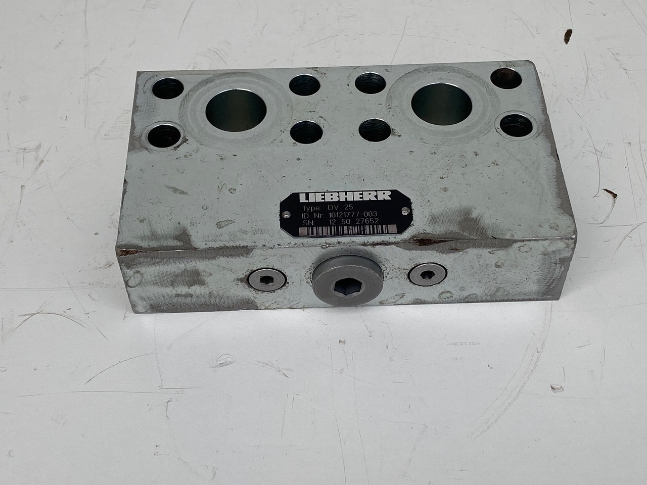 Liebherr Dämpfungsventil ID-Nr.10121777. P924 COMP, P926, R926, R916, R922, R924 COMP, R924, R926 COMP, R926, R930, R936, R946, R950 T, R960 T. #DÄ27652# - 回转马达 适用于 挖掘机:图1 Liebherr Dämpfungsventil ID-Nr.10121777. P924 COMP, P926, R926, R916, R922, R924 COMP, R924, R926 COMP, R926, R930, R936, R946, R950 T, R960 T. #DÄ27652# - 回转马达 适用于 挖掘机:图1