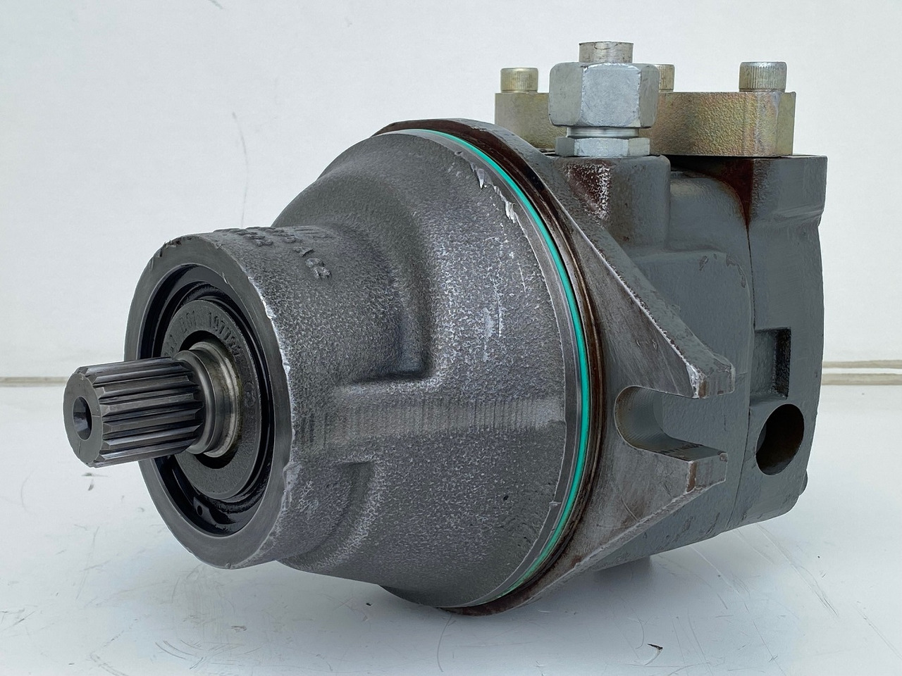 Liebherr Hydraulikeinbaumotor FMF090, ID-Nr.10120382 - ID-Nr.9273168 - ID-Nr.9074075.  A900, A944, LH60, E942, EP944, ER944, LOS942, LOS944, P942, P944, R934 TR, R940, R942, R944, R946, R950.   #17868 - 液压马达 适用于 履带式挖掘机:图5 Liebherr Hydraulikeinbaumotor FMF090, ID-Nr.10120382 - ID-Nr.9273168 - ID-Nr.9074075.  A900, A944, LH60, E942, EP944, ER944, LOS942, LOS944, P942, P944, R934 TR, R940, R942, R944, R946, R950.   #17868 - 液压马达 适用于 履带式挖掘机:图5