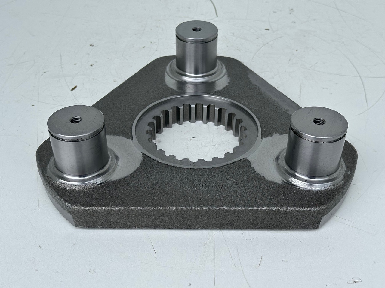 Liebherr Planetenträger ID-Nr.12962320. #12962320.A4.285# - 变速箱及其零件 适用于 挖掘机:图1 Liebherr Planetenträger ID-Nr.12962320. #12962320.A4.285# - 变速箱及其零件 适用于 挖掘机:图1