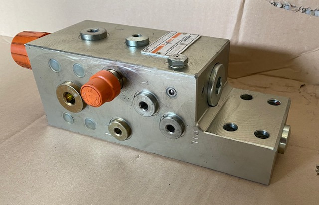 Liebherr Rohrbruchsicherung ID-Nr.5009808. - 液压阀 适用于 履带式挖掘机:图2 Liebherr Rohrbruchsicherung ID-Nr.5009808. - 液压阀 适用于 履带式挖掘机:图2