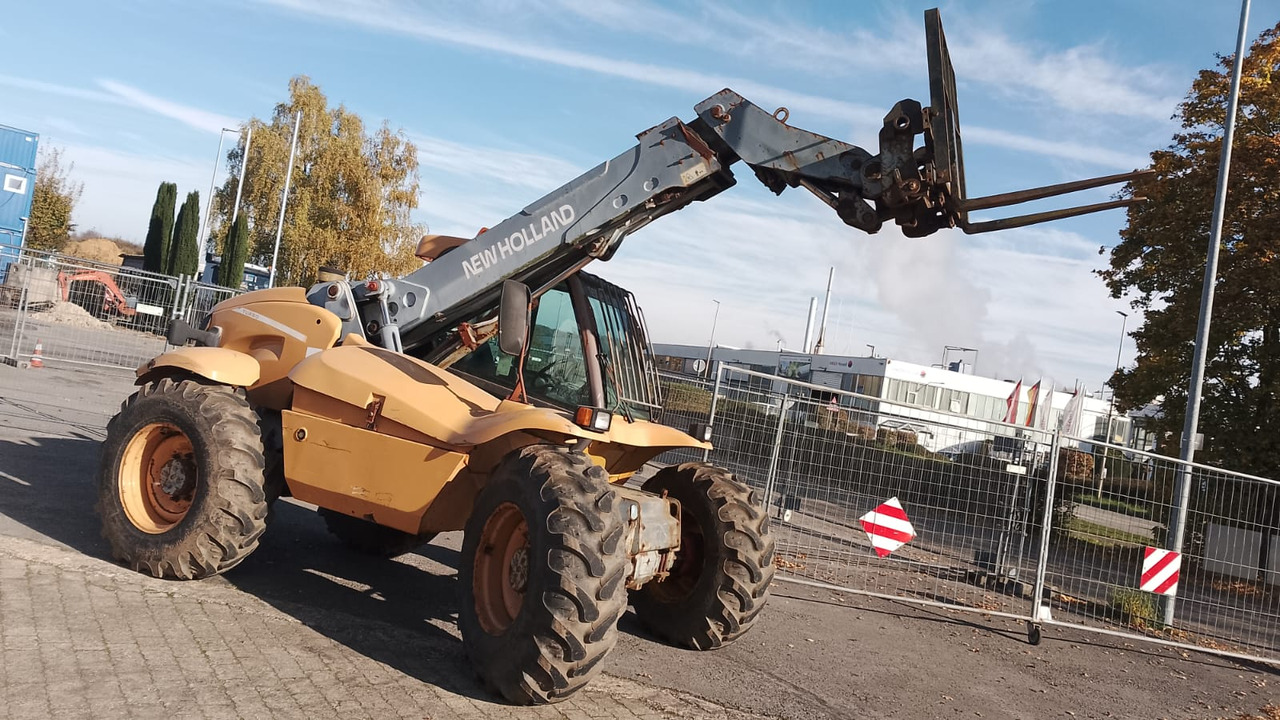 New Holland LM410 Turbo - 伸缩臂轮式装载机:图5 New Holland LM410 Turbo - 伸缩臂轮式装载机:图5