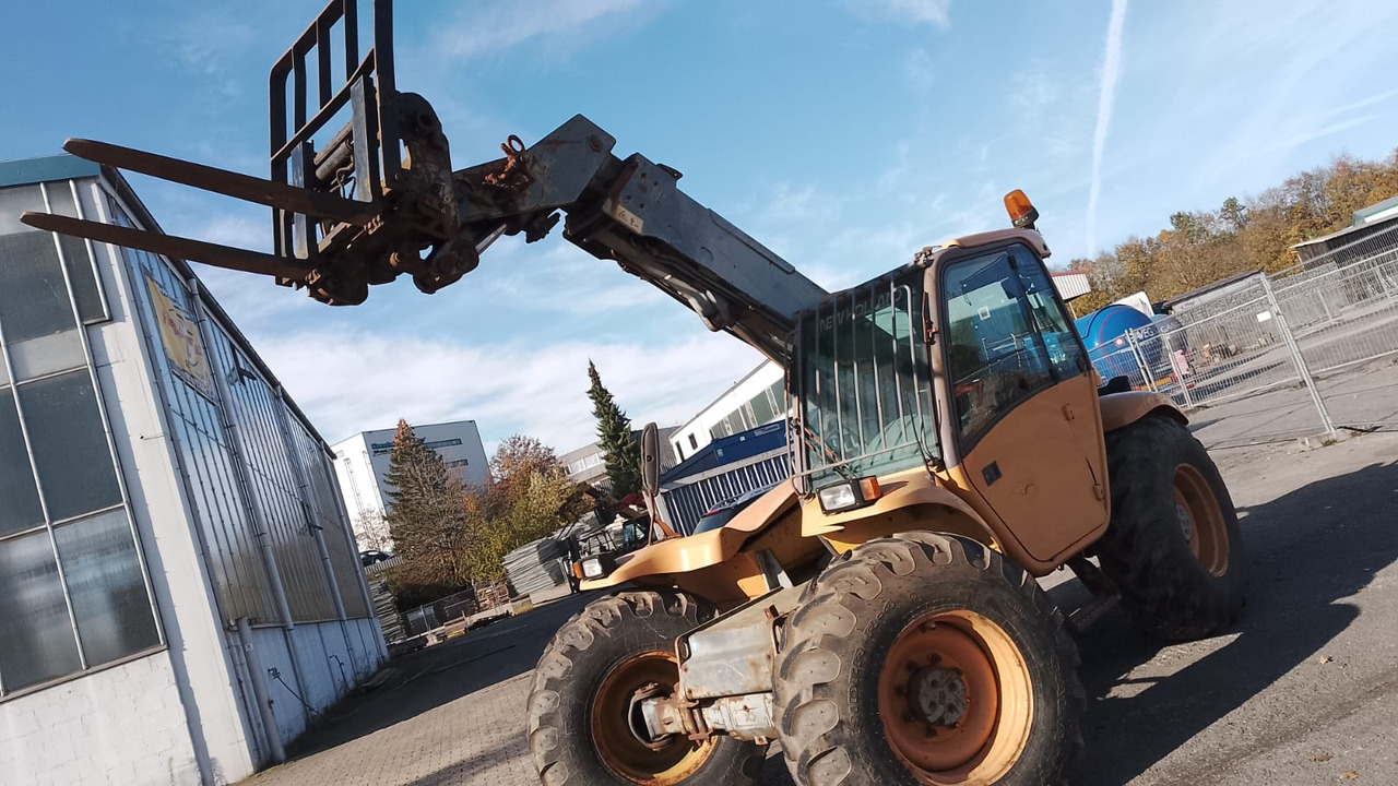 New Holland LM410 Turbo - 伸缩臂轮式装载机:图1 New Holland LM410 Turbo - 伸缩臂轮式装载机:图1