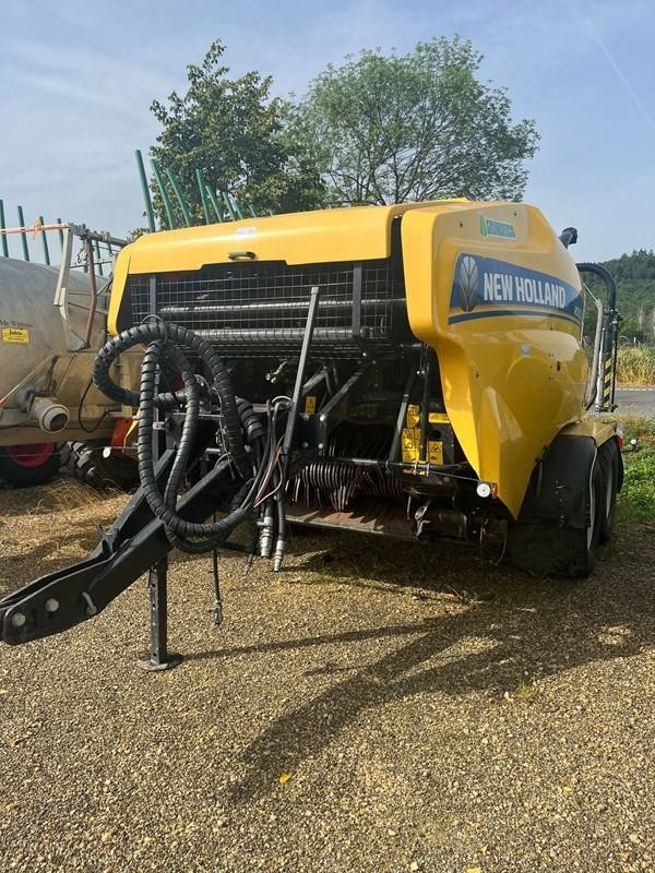 New Holland RB 135 Ultra - 圆形打包机:图1 New Holland RB 135 Ultra - 圆形打包机:图1