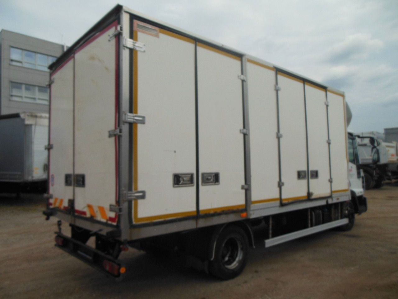 Iveco EUROCARGO 75E14 - 厢式货车:图3 Iveco EUROCARGO 75E14 - 厢式货车:图3