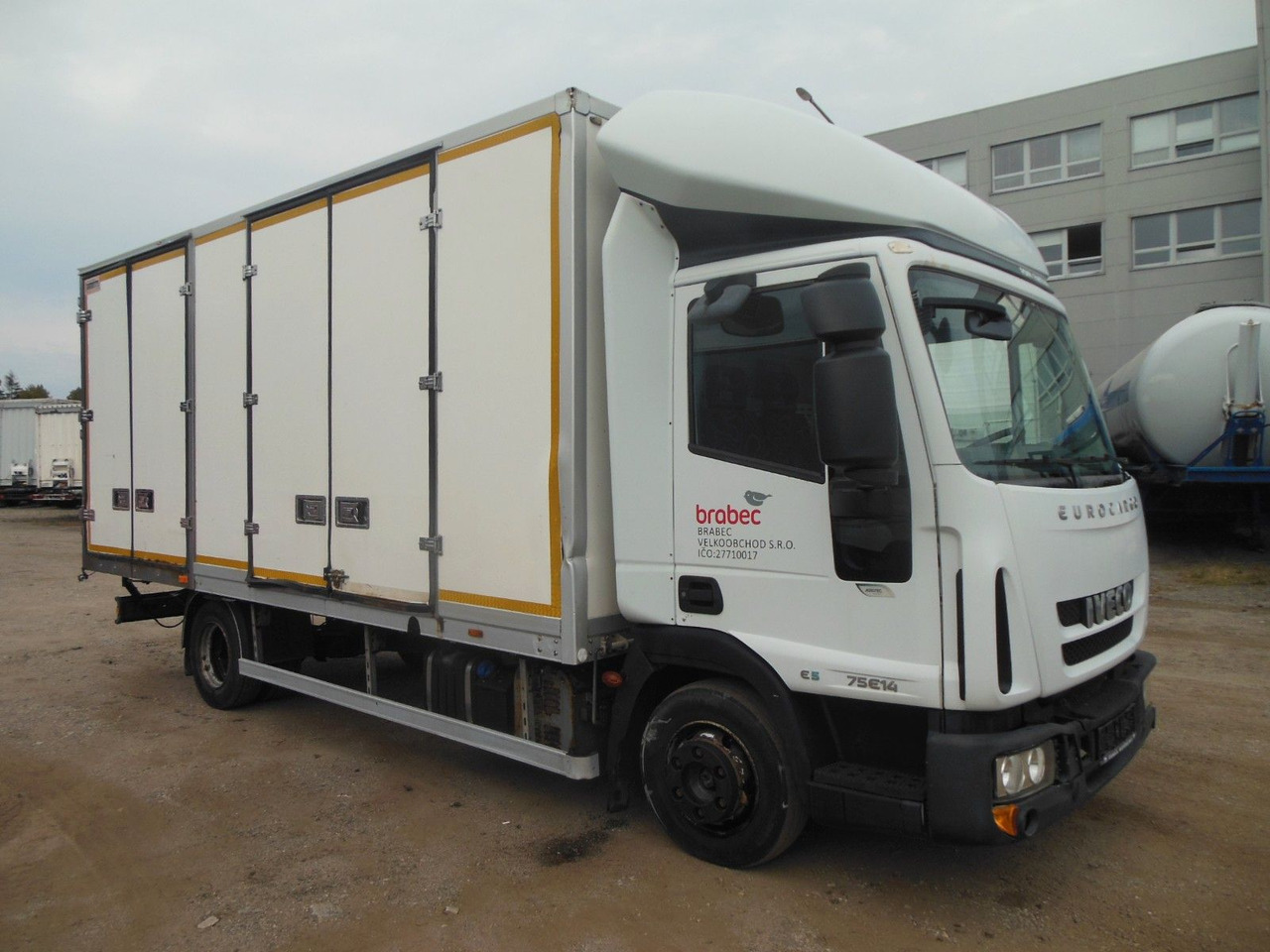 Iveco EUROCARGO 75E14 - 厢式货车:图2 Iveco EUROCARGO 75E14 - 厢式货车:图2