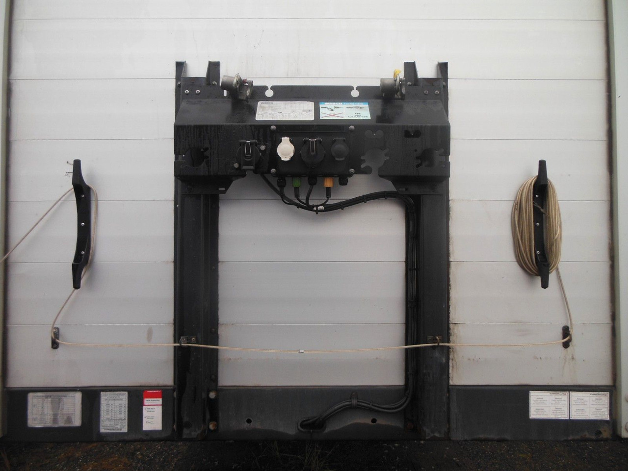 侧帘半拖车 Schwarzmüller SPA 3/E, SAF, 2 LIFTACHSE:图18 侧帘半拖车 Schwarzmüller SPA 3/E, SAF, 2 LIFTACHSE:图18