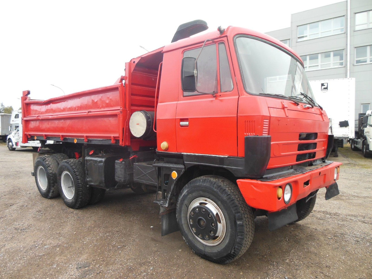 Tatra T 815, 6x6 - 翻斗车:图2 Tatra T 815, 6x6 - 翻斗车:图2