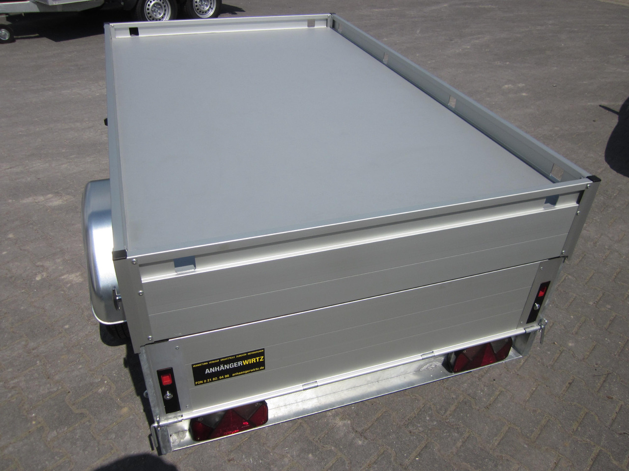 ALUBOXX Deckelanhänger GTB 1200 HT 251x126x48cm (S) 1160kg - 汽车拖车:图4 ALUBOXX Deckelanhänger GTB 1200 HT 251x126x48cm (S) 1160kg - 汽车拖车:图4