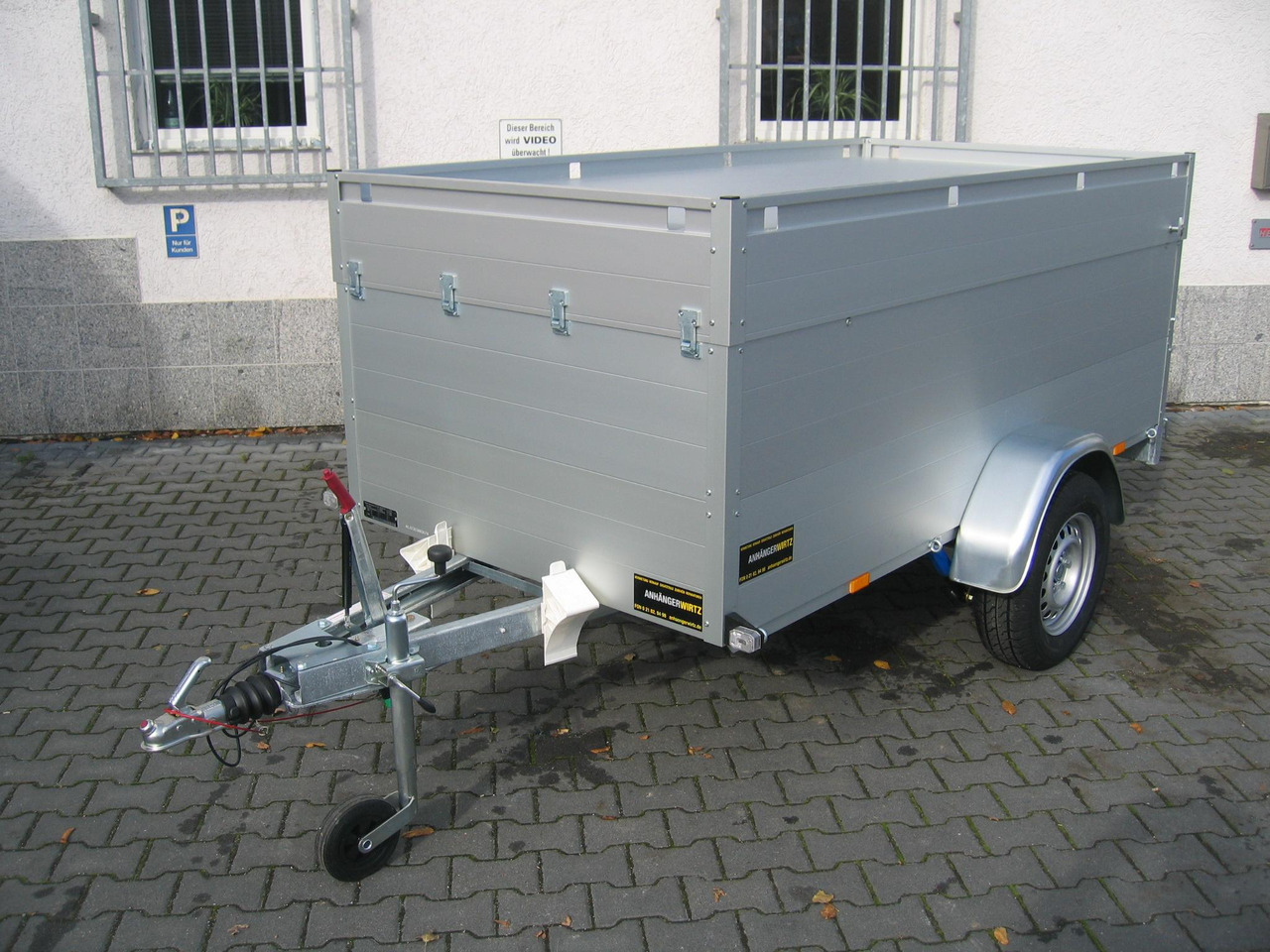 ALUBOXX Deckelanhänger GTB 1200 VT1 251x126x83cm (S) 1160kg Januar Aktion - 汽车拖车:图3 ALUBOXX Deckelanhänger GTB 1200 VT1 251x126x83cm (S) 1160kg Januar Aktion - 汽车拖车:图3