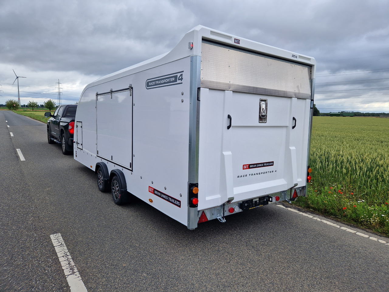 自动转运拖车 BJT Race Transporter 4 550x212x188cm weiss E Winde Frontstauraum ASR Alufelgen dark 3500kg Modell 24：图12