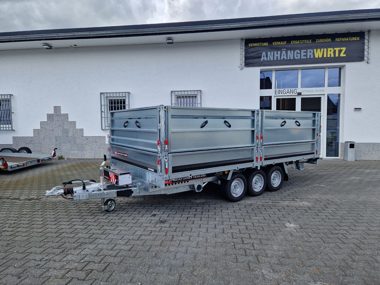 Brian James Trailer Tipper 526-4020 400x200x100cm Aufsatz elek. blackline LED Tridem 3500kg Aktion - 翻斗拖车:图1 Brian James Trailer Tipper 526-4020 400x200x100cm Aufsatz elek. blackline LED Tridem 3500kg Aktion - 翻斗拖车:图1