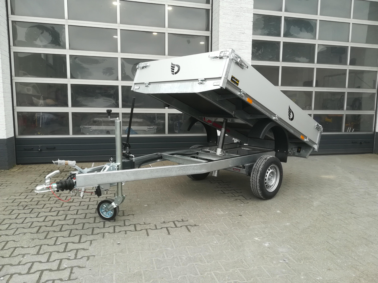 Cheval Liberte Debon Kipper PW 0 ECO 1500 250x155x30cm 1500kg Modell 2024 - 翻斗拖车:图2 Cheval Liberte Debon Kipper PW 0 ECO 1500 250x155x30cm 1500kg Modell 2024 - 翻斗拖车:图2