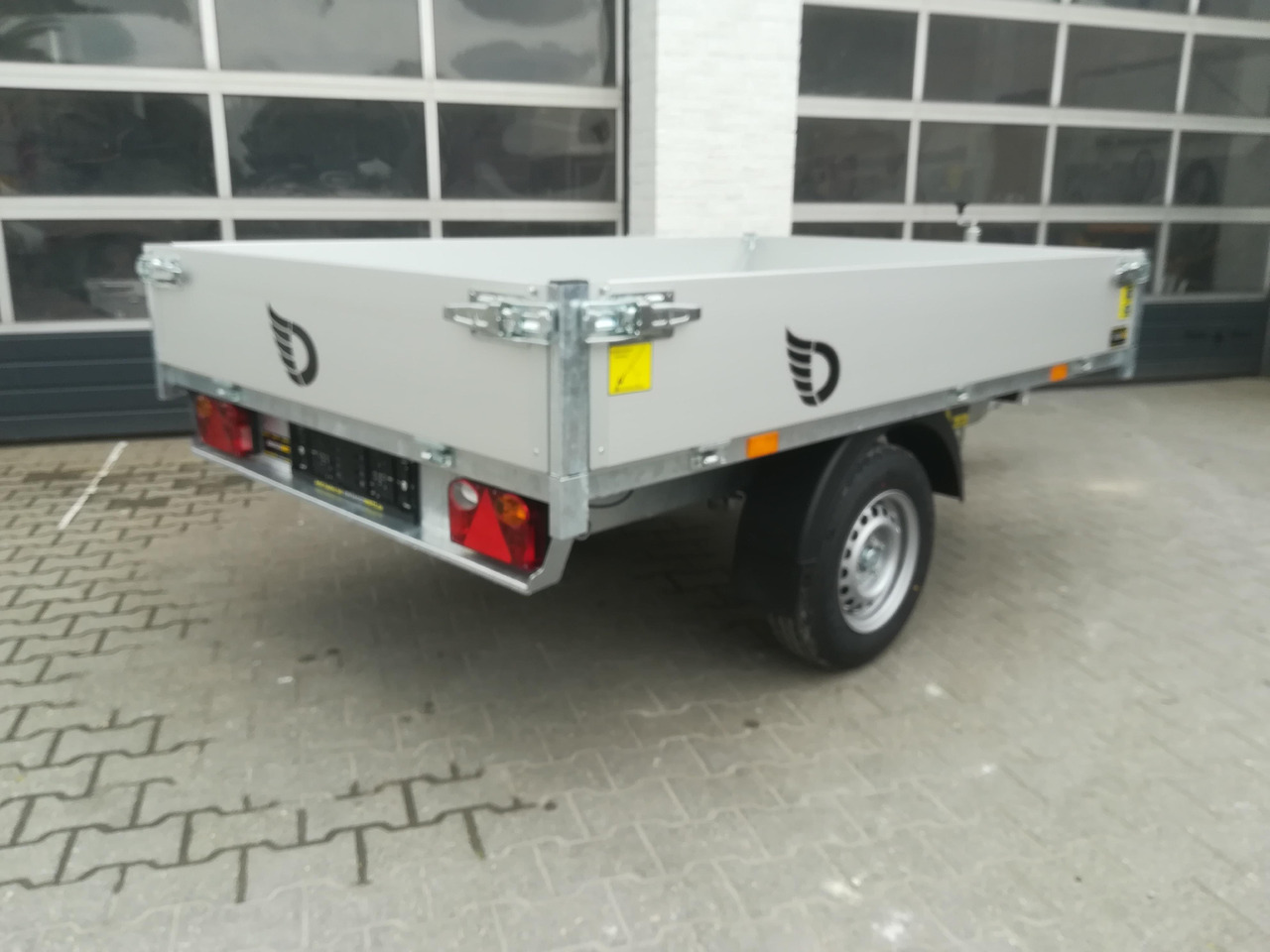 Cheval Liberte Debon Kipper PW 0 Lux Elektro 250x155x30cm 1500kg Januar Online Aktion - 翻斗拖车:图2 Cheval Liberte Debon Kipper PW 0 Lux Elektro 250x155x30cm 1500kg Januar Online Aktion - 翻斗拖车:图2