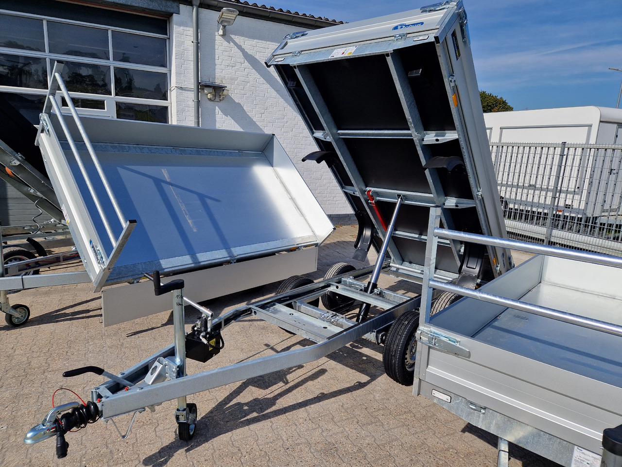 Cheval Liberte Debon Kipper PW 1.2 20 ECO 306x155x30cm 2000kg Modell 2024 - 翻斗拖车:图3 Cheval Liberte Debon Kipper PW 1.2 20 ECO 306x155x30cm 2000kg Modell 2024 - 翻斗拖车:图3