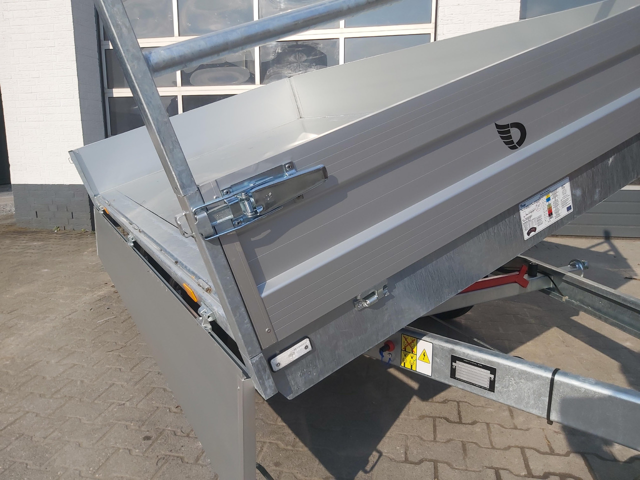 Cheval Liberte Debon Kipper PW 2.4 Basic Elektro 305x180x35cm 2600kg Modell 2024 - 翻斗拖车:图3 Cheval Liberte Debon Kipper PW 2.4 Basic Elektro 305x180x35cm 2600kg Modell 2024 - 翻斗拖车:图3