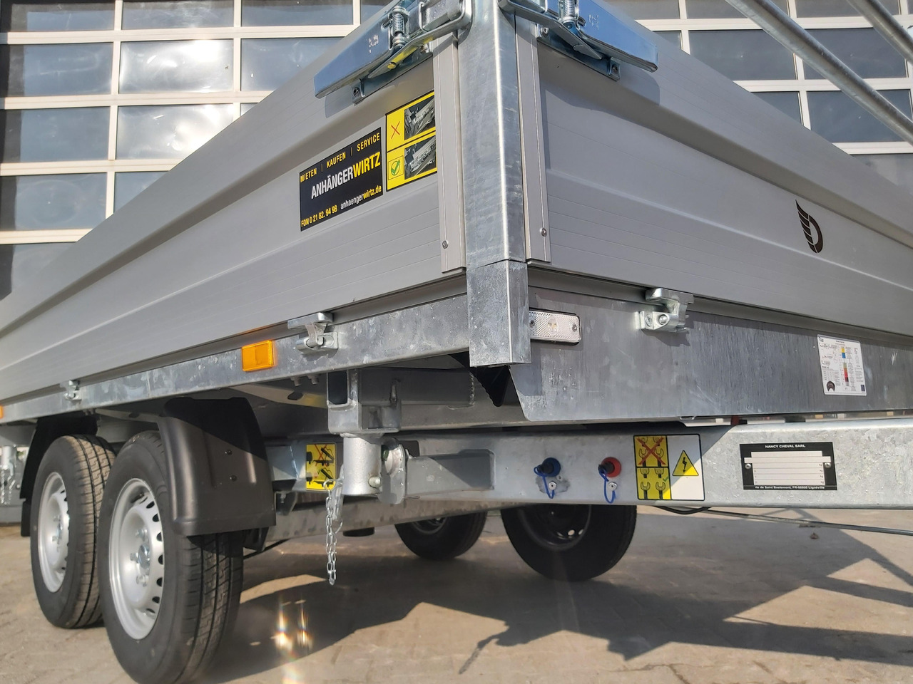 Cheval Liberte Debon Kipper PW 2.4 Basic Elektro 305x180x35cm 2600kg Modell 2024 - 翻斗拖车:图4 Cheval Liberte Debon Kipper PW 2.4 Basic Elektro 305x180x35cm 2600kg Modell 2024 - 翻斗拖车:图4