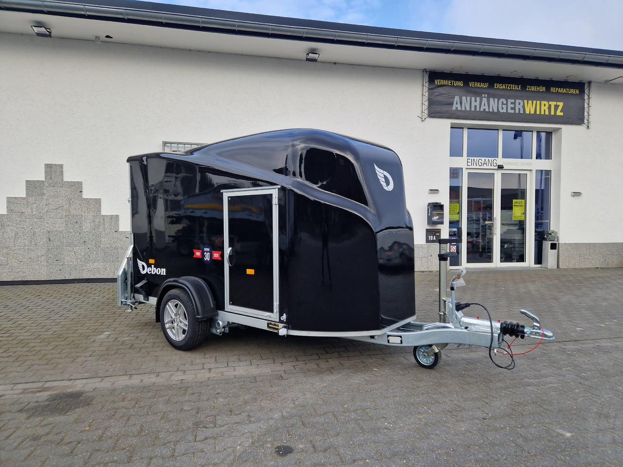 Debon Cargo 1300 300x152x168cm black Seitentür Alufelgen silver Pullman II 100km/H 1300kg Modell 25 - 汽车拖车:图1 Debon Cargo 1300 300x152x168cm black Seitentür Alufelgen silver Pullman II 100km/H 1300kg Modell 25 - 汽车拖车:图1