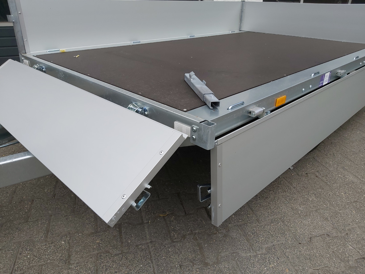 Hochlader light 2514 250x145x30cm Lfh 56cm (S) 1500kg online Aktion - 汽车拖车:图3 Hochlader light 2514 250x145x30cm Lfh 56cm (S) 1500kg online Aktion - 汽车拖车:图3