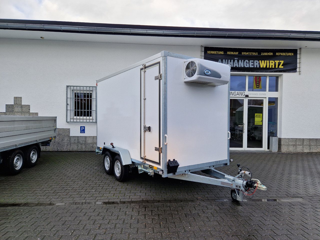 Kargo CoolBoxx FK2736HT 355x162x198cm Seitentür 230V +Kühler Govi Arktik 2000 100km/H 2700kg - 冷藏拖车:图2 Kargo CoolBoxx FK2736HT 355x162x198cm Seitentür 230V +Kühler Govi Arktik 2000 100km/H 2700kg - 冷藏拖车:图2