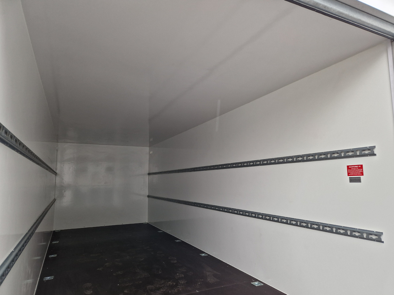 Kargo Koffer Hochlader FC3562HKL 615x220x205cm Heckrampe XXXL 13" 3500kg 100 km/H - 封闭厢式拖车:图3 Kargo Koffer Hochlader FC3562HKL 615x220x205cm Heckrampe XXXL 13" 3500kg 100 km/H - 封闭厢式拖车:图3