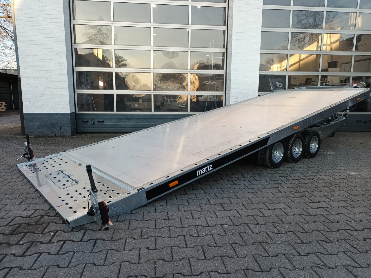 Martz Cartrailer GT KIPP 580/3 3,5T 580x215cm Profi Aluboden Winde Tridem 10" 3500kg 100 km/H - 自动转运拖车:图1 Martz Cartrailer GT KIPP 580/3 3,5T 580x215cm Profi Aluboden Winde Tridem 10" 3500kg 100 km/H - 自动转运拖车:图1