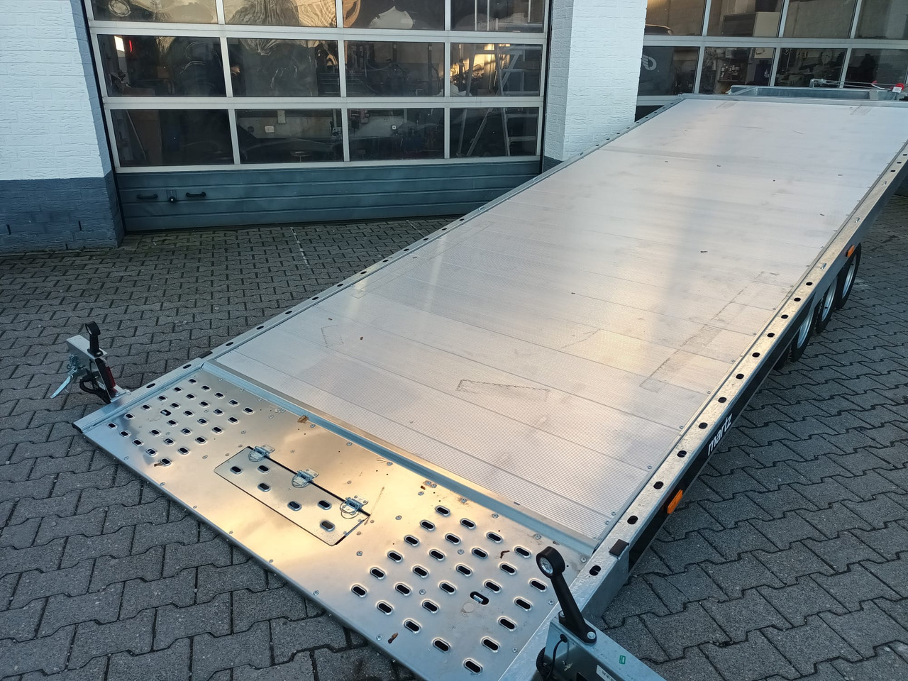 Martz Cartrailer GT KIPP 580/3 3,5T 580x215cm Profi Aluboden Winde Tridem 10" 3500kg 100 km/H - 自动转运拖车:图5 Martz Cartrailer GT KIPP 580/3 3,5T 580x215cm Profi Aluboden Winde Tridem 10" 3500kg 100 km/H - 自动转运拖车:图5